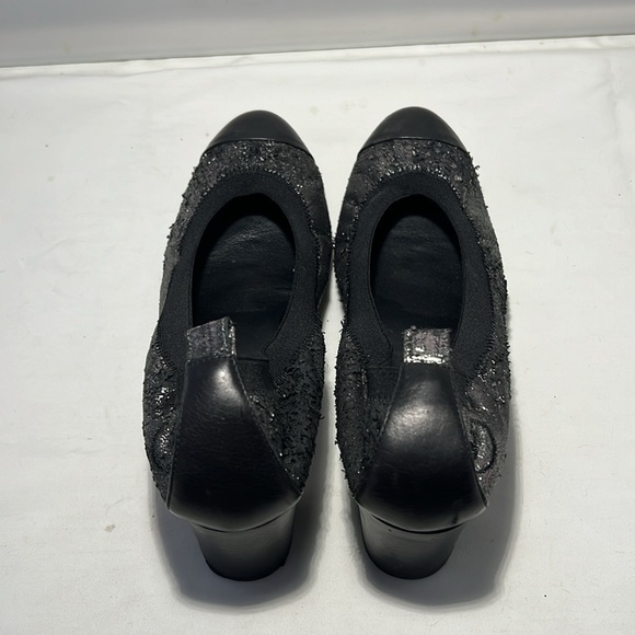 Chanel shoes - Picture 2 of 7